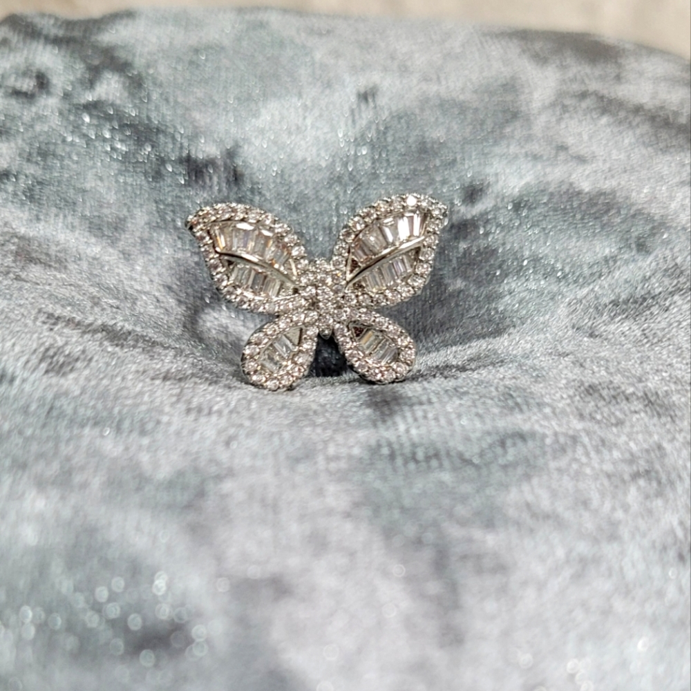 925S  Exquisite Big Butterfly 🦋 White Zircon Ring - Picture 6 of 8